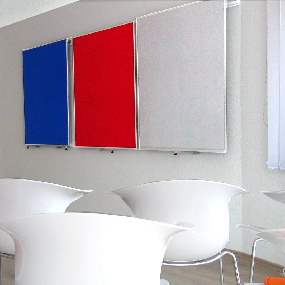 Moderne Präsentationswand im Konferenzraum